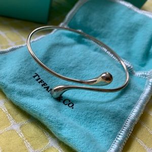Tiffany Elsa Peretti Elongated Teardrop Bangle